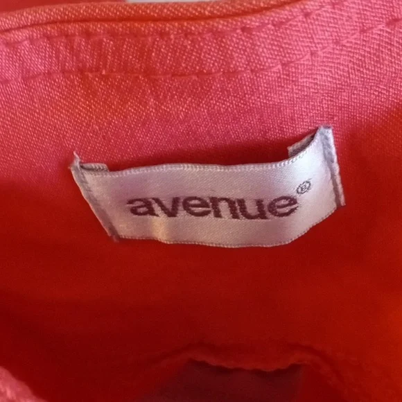 Avenue Coral Capri's Plus Size 26 - Picture 3 of 5